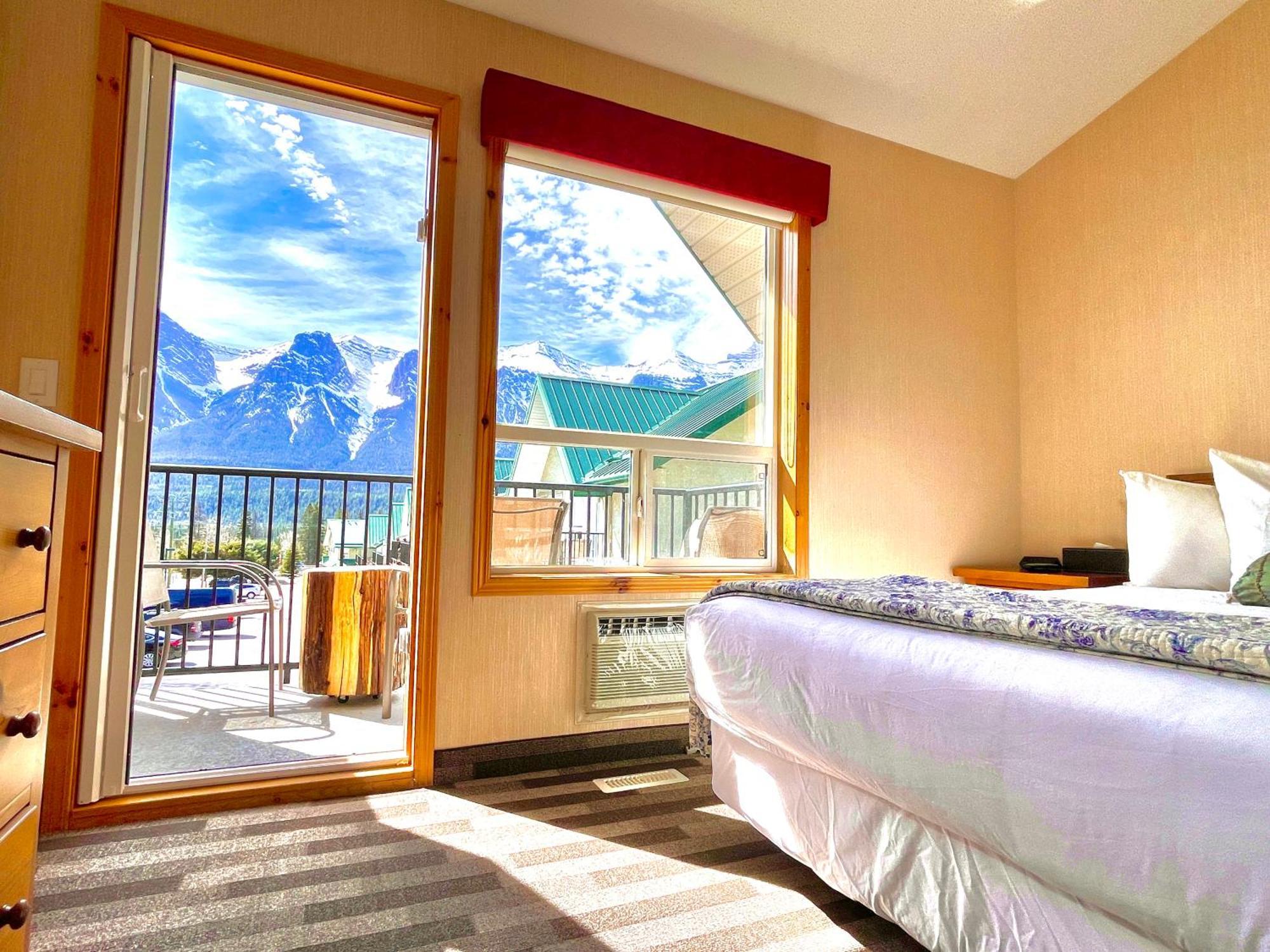 Mountainview -Privatechalet Sleep7- 5Min To Dt Vacation Home Canmore Eksteriør bilde